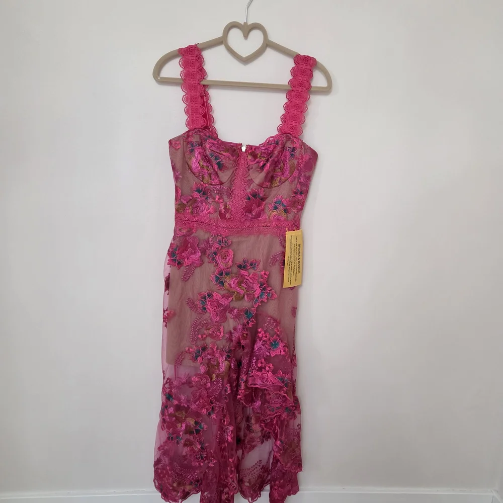 **NWT** BRONX & BANCO Vibrant Pink Asymmetrical Lace Dress - Picture 4 of 11